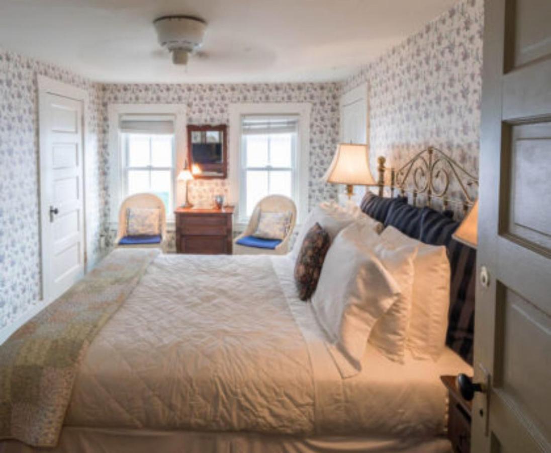 Snug 3*